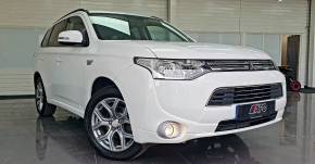 Mitsubishi Outlander 2014 (64) at Affordable Premium Cars Leeds