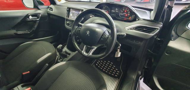 2016 Peugeot 208 1.2 PureTech Active Design Lime Euro 6 5dr