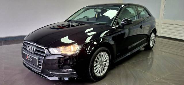 Audi A3 1.6 TDI ultra SE Technik Hatchback 3dr Diesel Manual Euro 6 (s/s) (110 ps) T/BELTREPLACE+FULLAUDISERVICE+NAV Hatchback Diesel BLACK