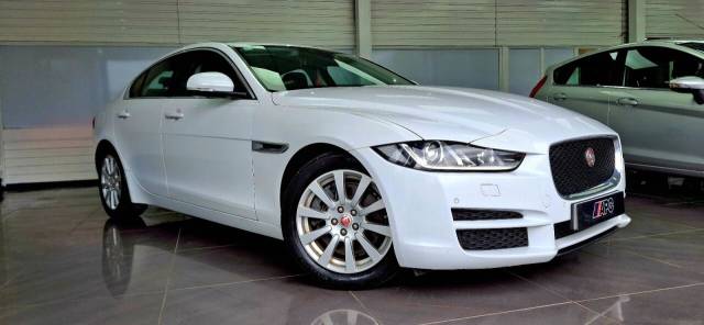 2024 JAGUAR XE SALOON 2.0 PRESTIGE