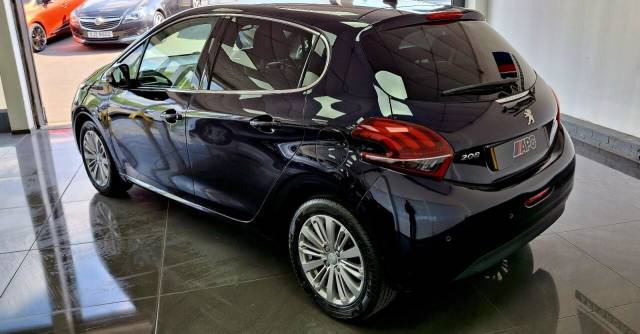 2017 Peugeot 208 1.2 PureTech Allure Hatchback 5dr Petrol Manual Euro 6 (s/s) (82 ps)