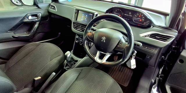 2017 Peugeot 208 1.2 PureTech Allure Hatchback 5dr Petrol Manual Euro 6 (s/s) (82 ps)